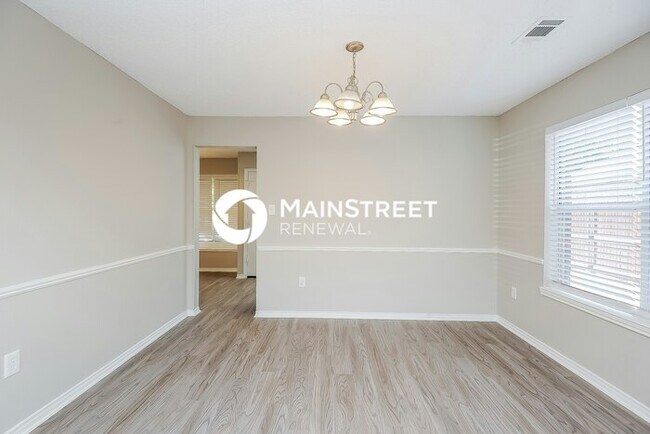 Building Photo - 4 Bedroom Pet-Friendly Home in Grand Prairie, TX with Main Street Renewal