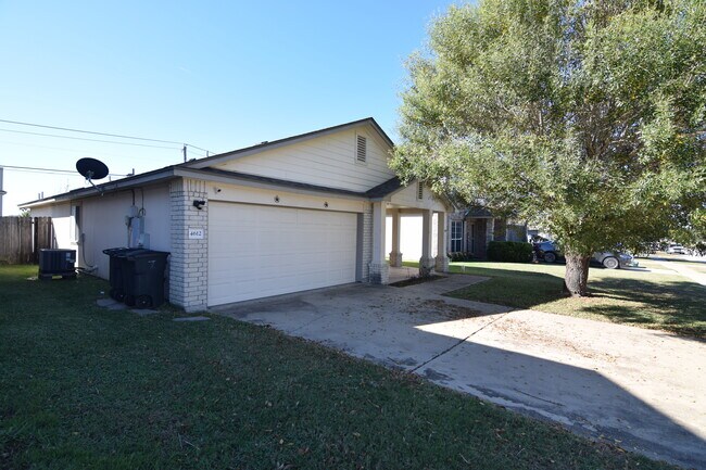 Building Photo - 4612 Donegal Bay Ct