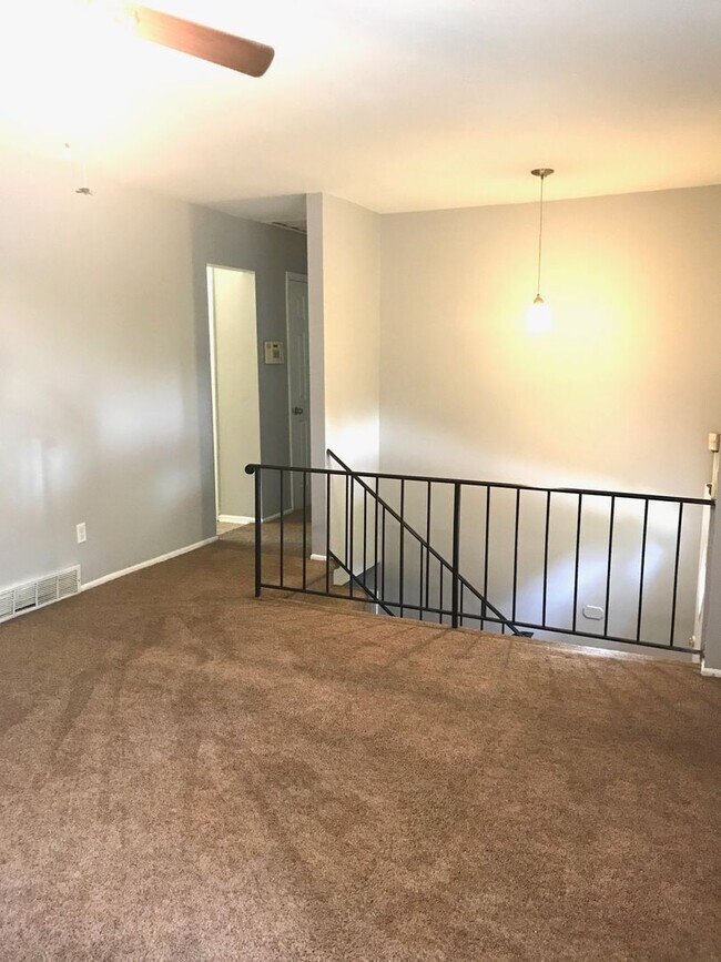 Building Photo - Nice 3 bedroom home