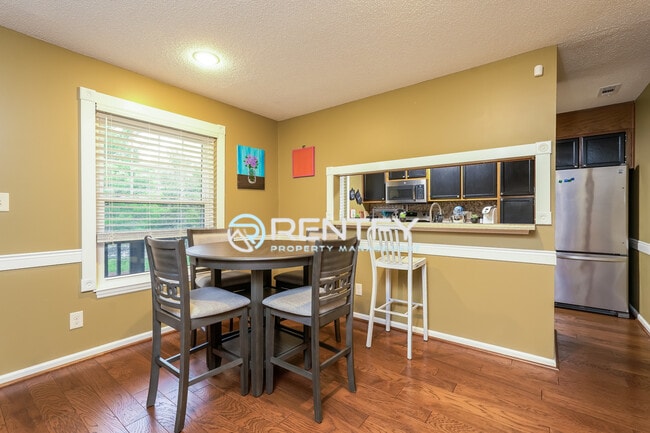 Building Photo - 3810 Old Rosebud Ct