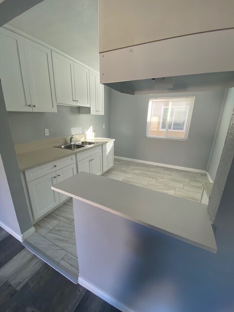 Foto del edificio - 10220 Orr And Day Rd