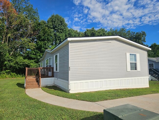 Building Photo - 60 Lynnwood Cir