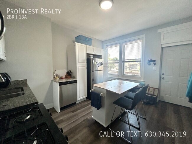 Building Photo - Available July 1st! Sprawling bright and s...