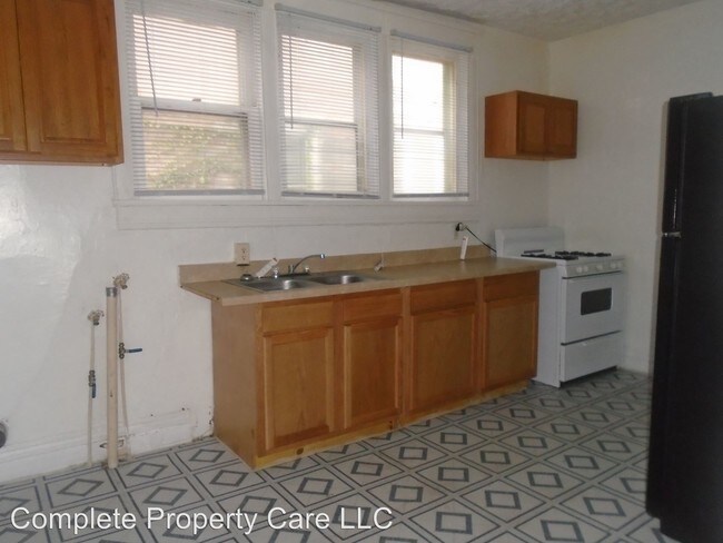 Building Photo - 406 E Gilbert St