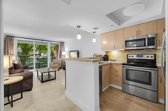 Building Photo - 2951 S Bayshore Dr
