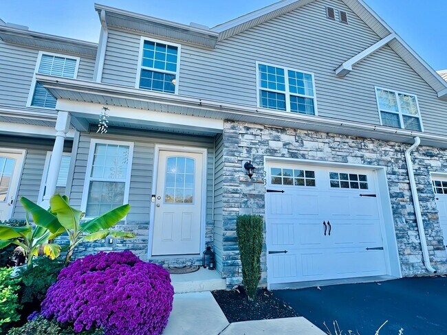 Building Photo - 331 Briar Ridge Cir