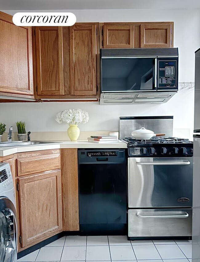 Foto del edificio - 191 Clinton St