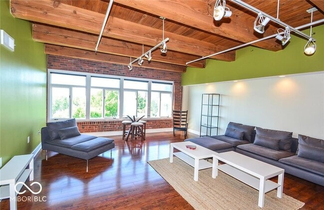 Building Photo - 430 N Park Ave