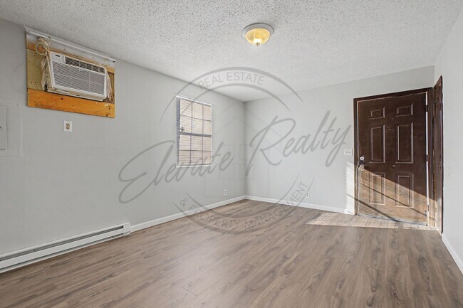 Foto del edificio - Two Bedroom Ranch Style Duplex in Hermitage!