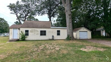 Building Photo - 2335 Vine Ave