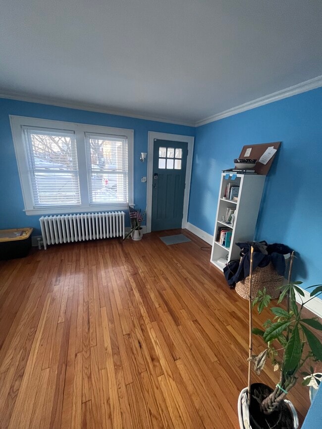 Building Photo - 96 Kenwood Ave