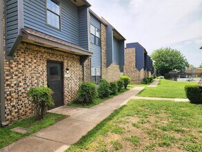 Building Photo - 401 SE 12th Ave