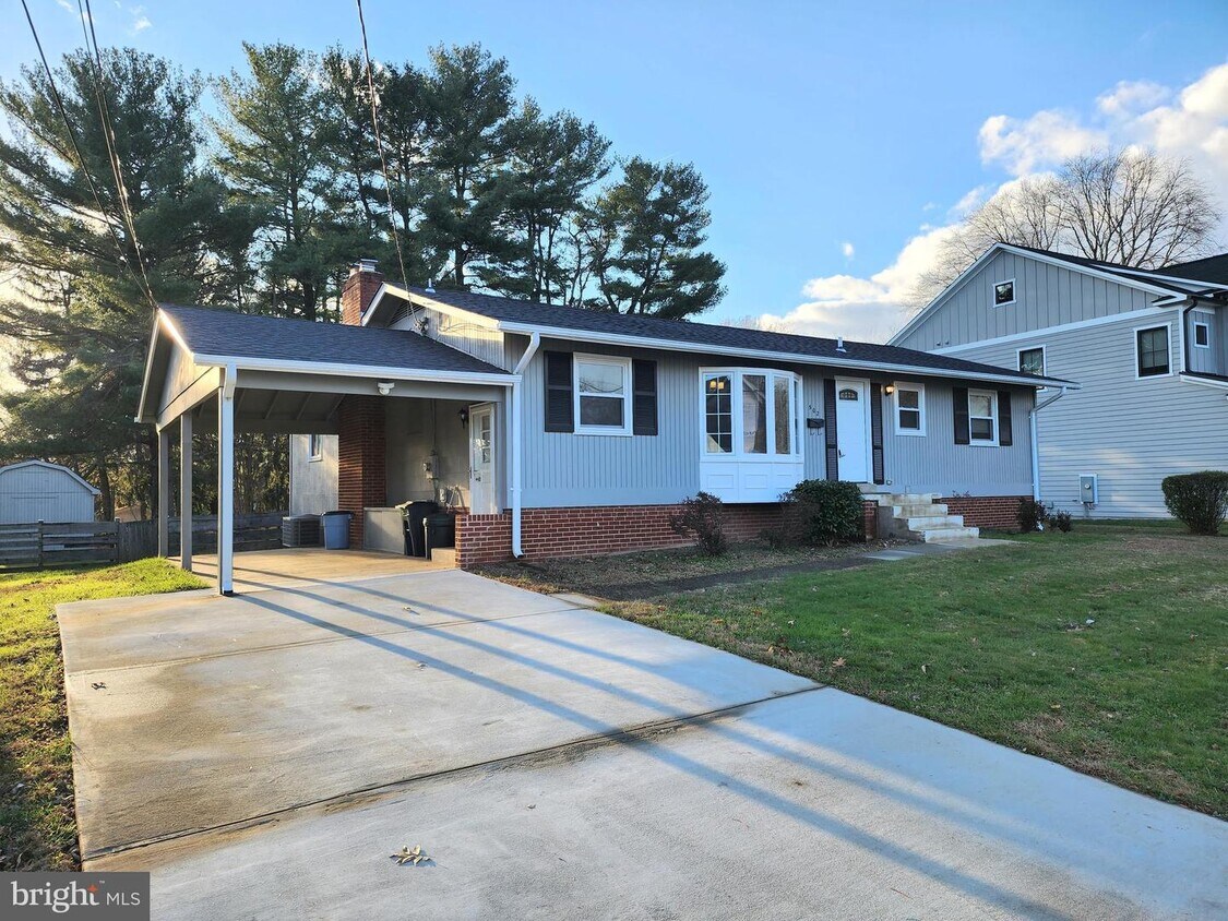 Primary Photo - 502 Roberts Dr NW