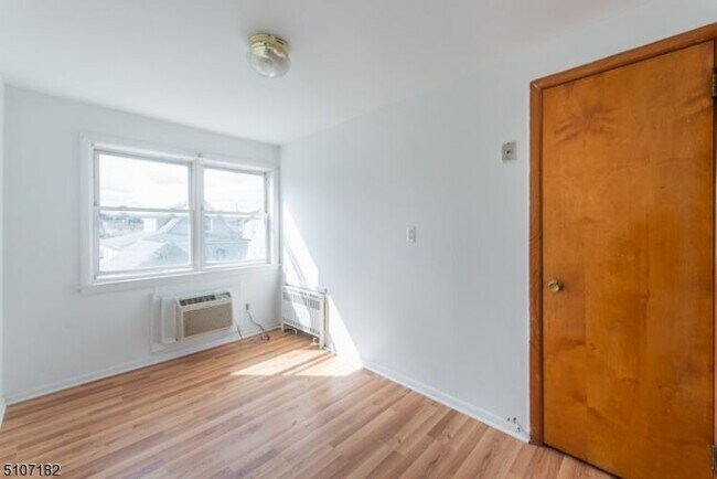 Foto del edificio - 271 N 5th St