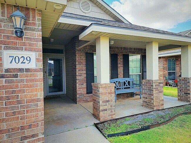 Foto del edificio - Beautiful 3/2/2 home in Quincy Park