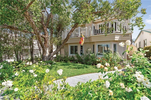 Primary Photo - 332 Poinsettia Ave