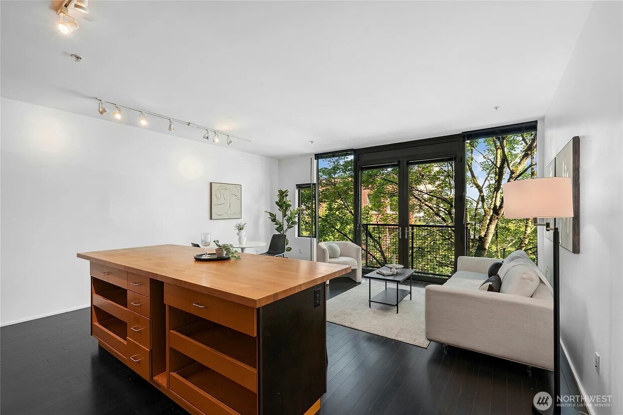 Foto principal - 1111 E Pike St