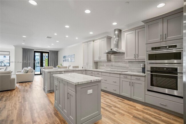 Building Photo - 105 Isle of Venice Dr