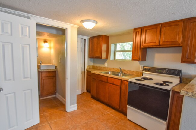 Foto del edificio - 812 W Livingston St