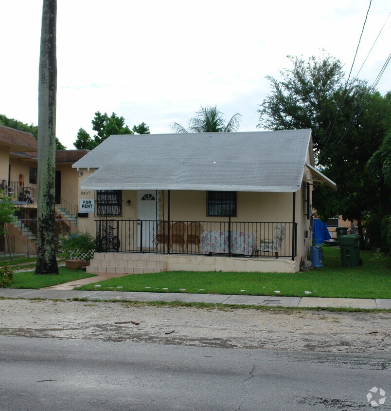 Building Photo - 8307 NE Miami Ct