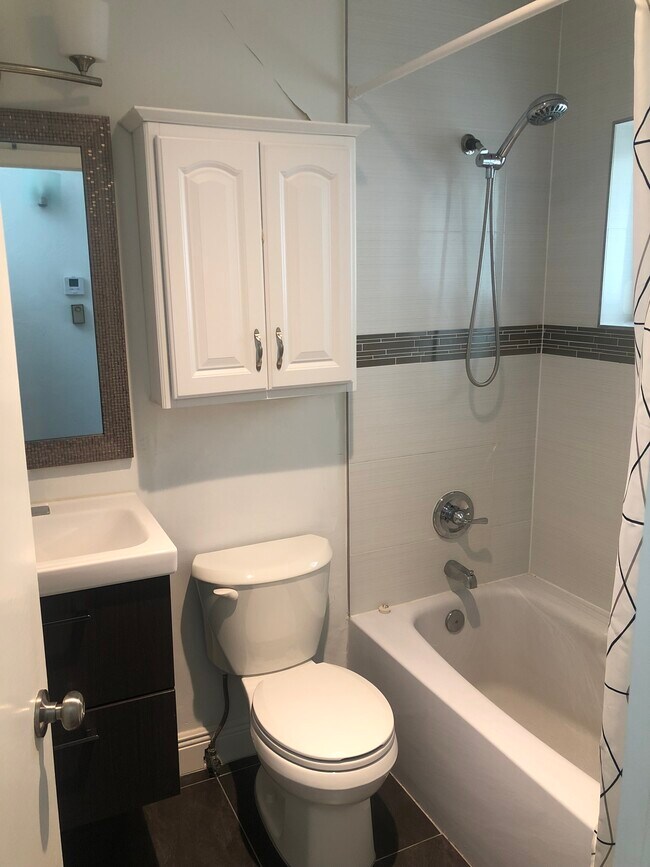 Bathroom - 3411 Pear Tree Cir