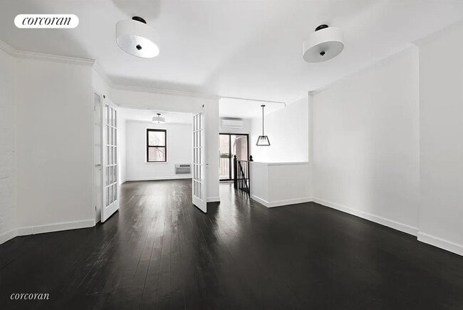 Building Photo - 131 W 82 St