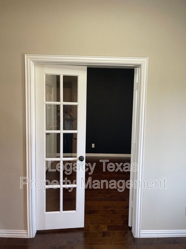 Foto del edificio - 6355 Rustic Edge St