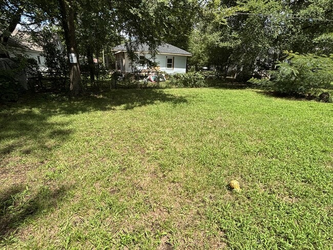 Building Photo - 553 State Rd 210