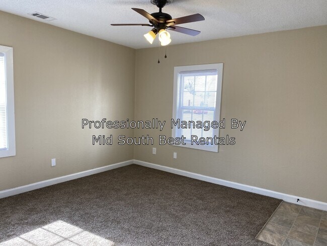 Building Photo - 3061 Kimball Ave