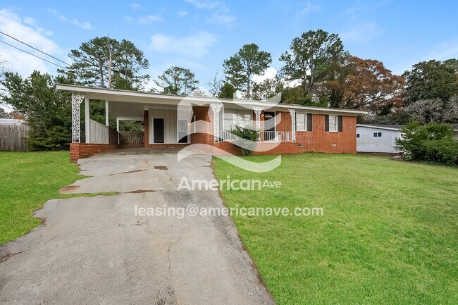 Foto del edificio - 112 Forest Hill Dr