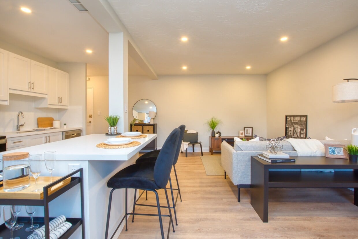 Primary Photo - 2293 Eglinton Ave E