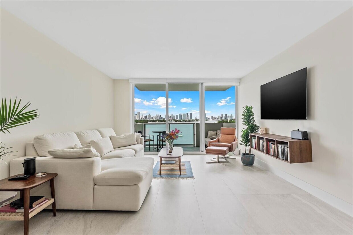 Foto principal - 1200 West Ave