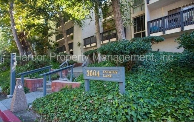 Foto del edificio - 3604 W Estates Ln