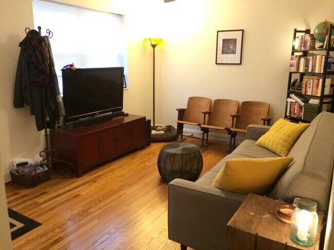 Foto del edificio - 812 C St NE