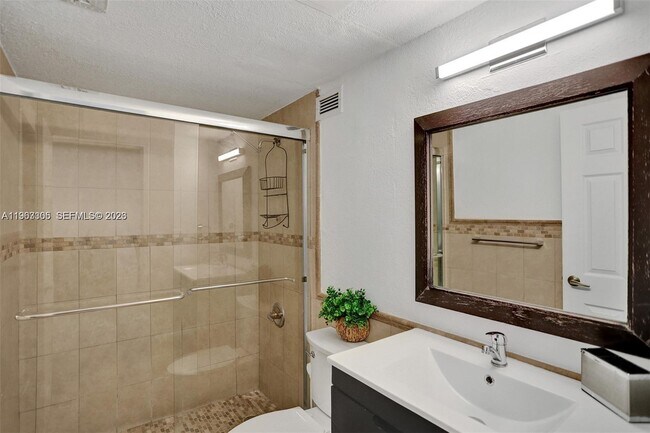 Building Photo - 2501 S Ocean Dr