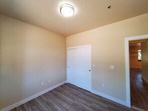 Building Photo - 200 E Malibu Dr