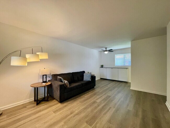 Foto del edificio - 1704 NE 9th St
