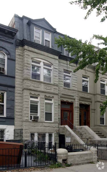 Primary Photo - 1276 Bergen St