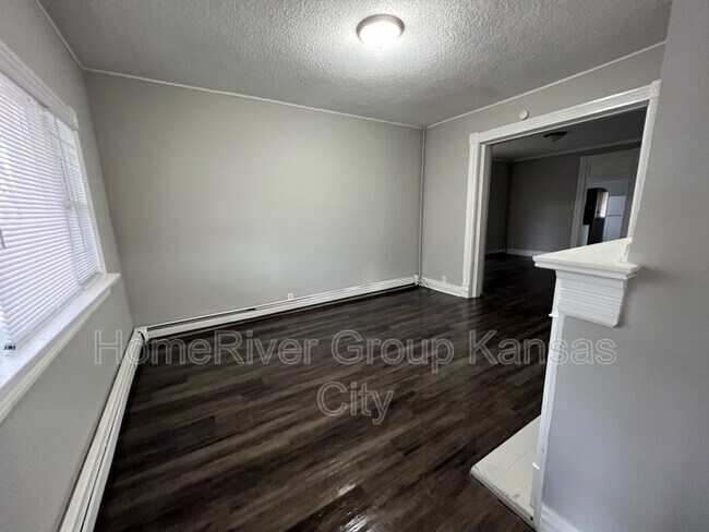 Foto del edificio - 2222 Jules St