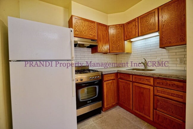 Foto del edificio - 839 Reichert Ave