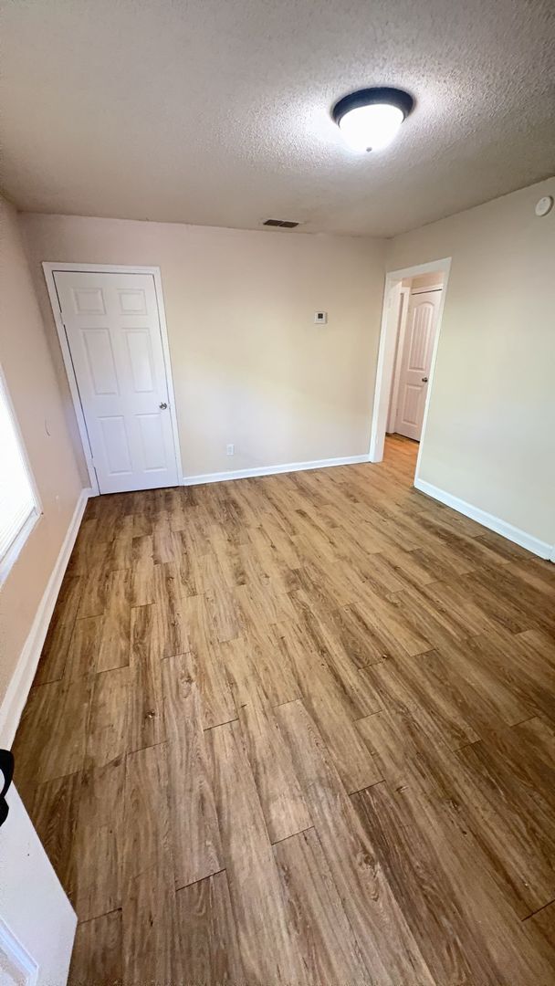 Foto del edificio - Charming 2 Bedroom Duplex in Midtown Memphis!