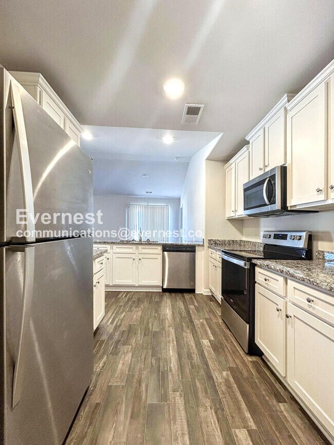 Foto del edificio - 550 Belcaro Dr