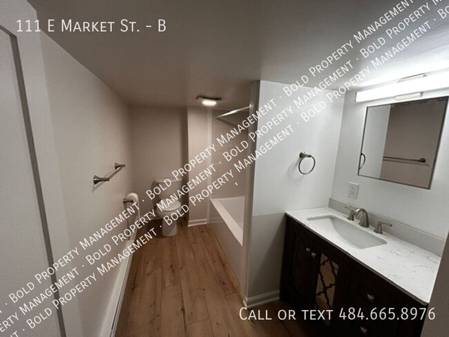 Building Photo - 111 E Market St