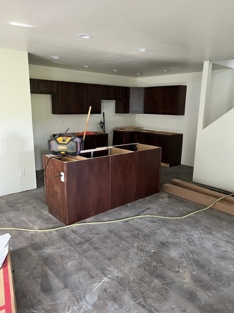 Kitchen island - 307 Post Oak Dr