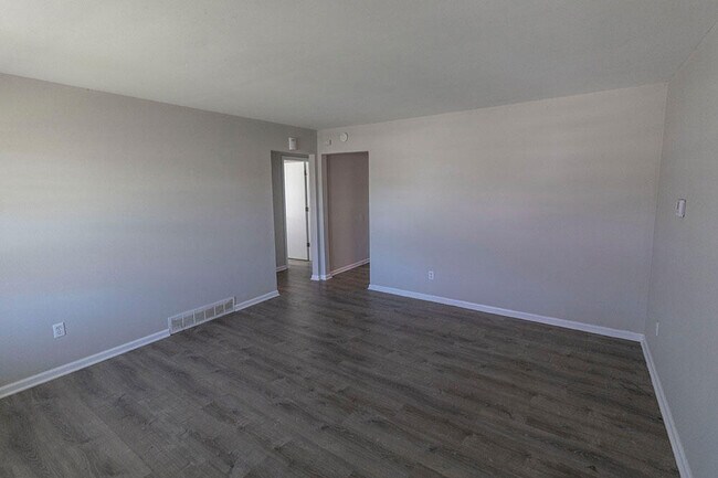 Building Photo - 2510 Quail Dr