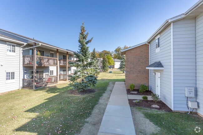 Building Photo - Shady Lake Apartments