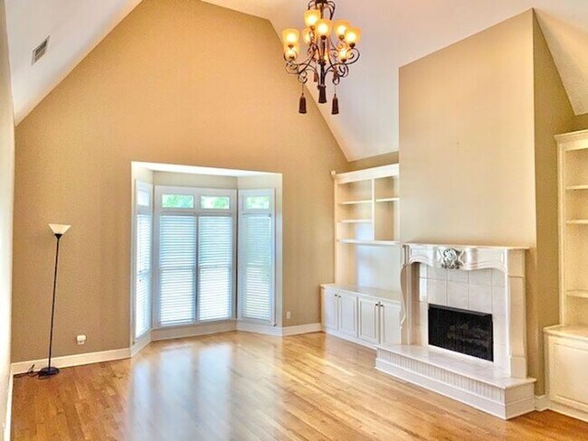 Building Photo - 489 Chickasaw Land Way