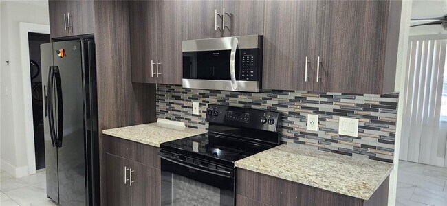 Foto del edificio - 1490 45th Ave NE