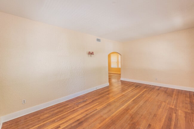 Foto del edificio - 112 E Norwood Ct