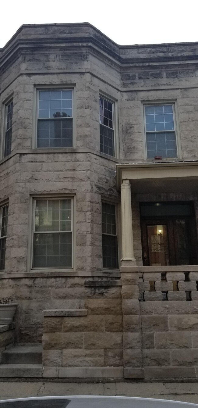 Foto del edificio - 4016 N Ashland Ave